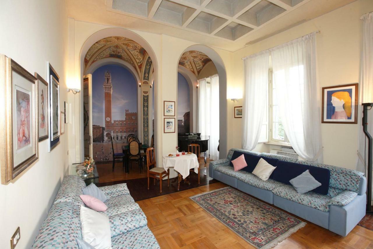 Residenza D'Epoca Montanini Bed & Breakfast Siena Bagian luar foto