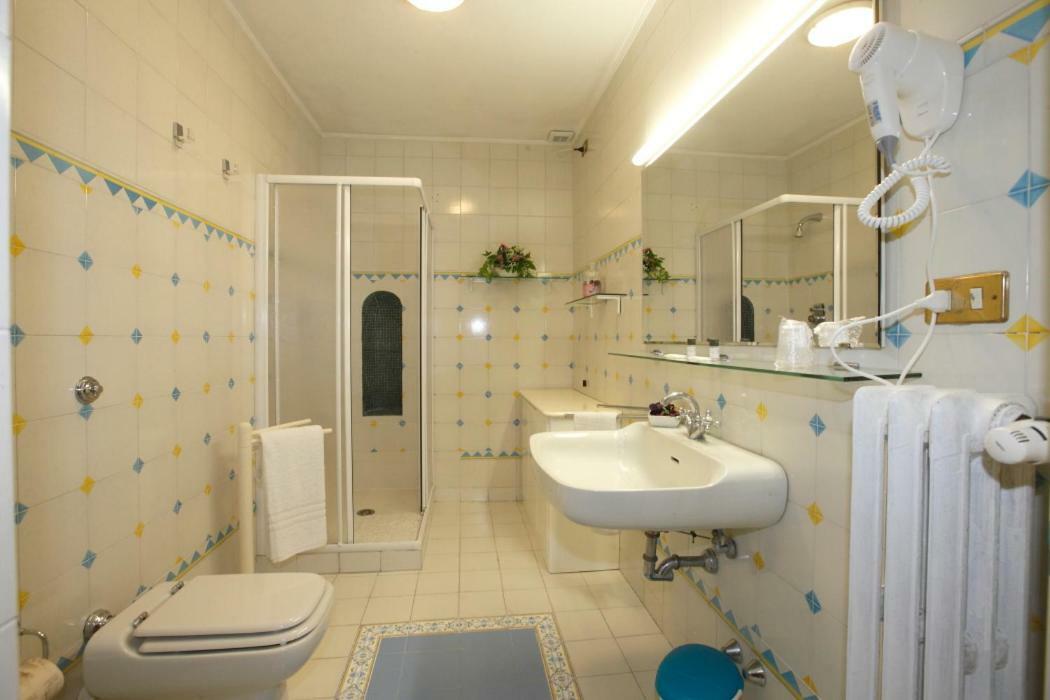 Residenza D'Epoca Montanini Bed & Breakfast Siena Bagian luar foto