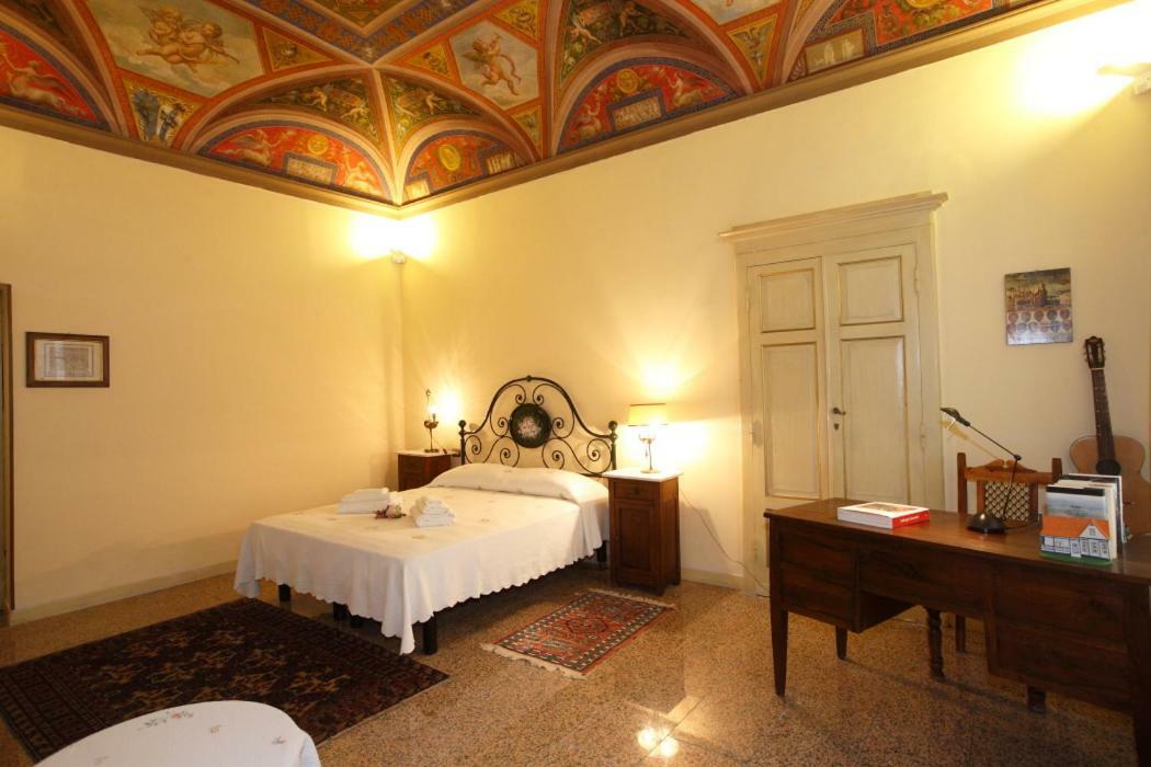 Residenza D'Epoca Montanini Bed & Breakfast Siena Bagian luar foto