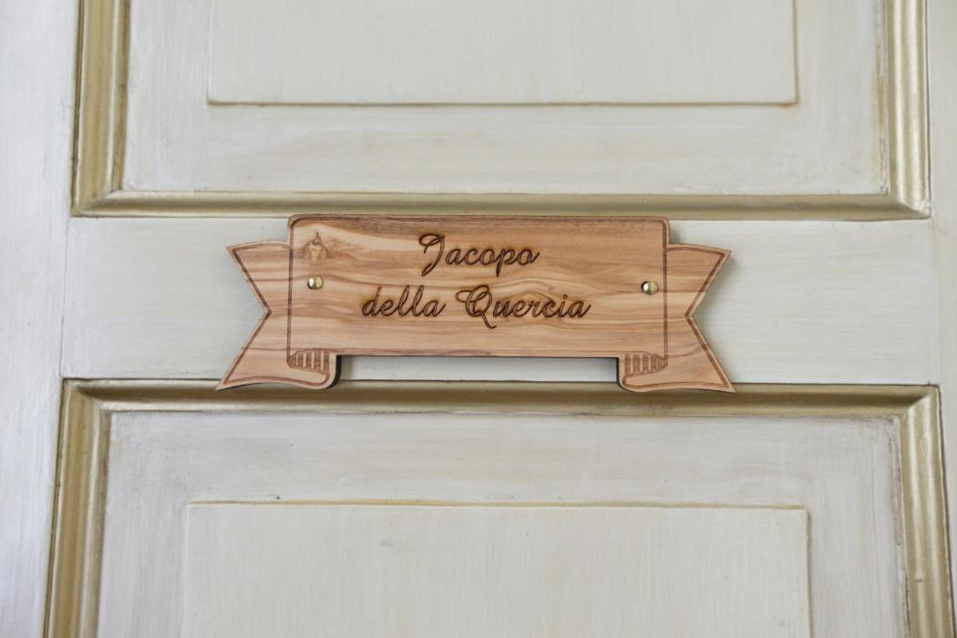 Residenza D'Epoca Montanini Bed & Breakfast Siena Bagian luar foto