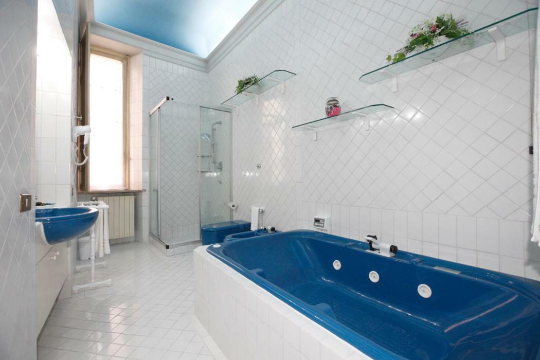 Residenza D'Epoca Montanini Bed & Breakfast Siena Bagian luar foto