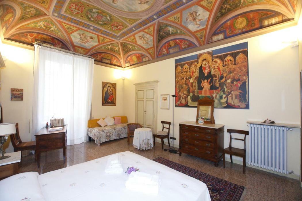 Residenza D'Epoca Montanini Bed & Breakfast Siena Bagian luar foto
