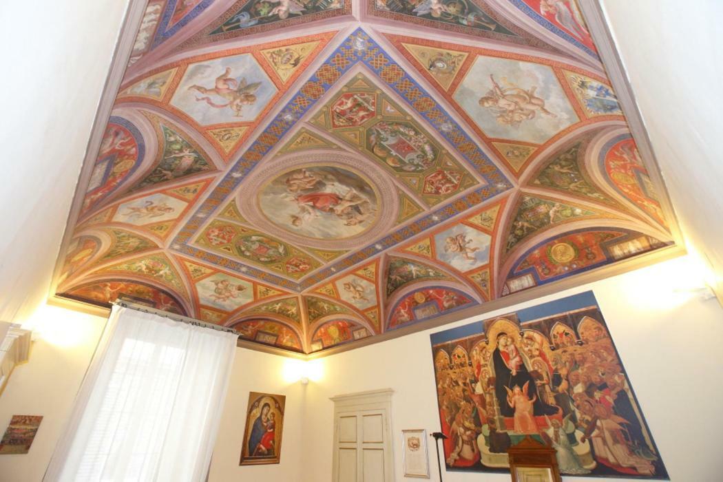 Residenza D'Epoca Montanini Bed & Breakfast Siena Bagian luar foto